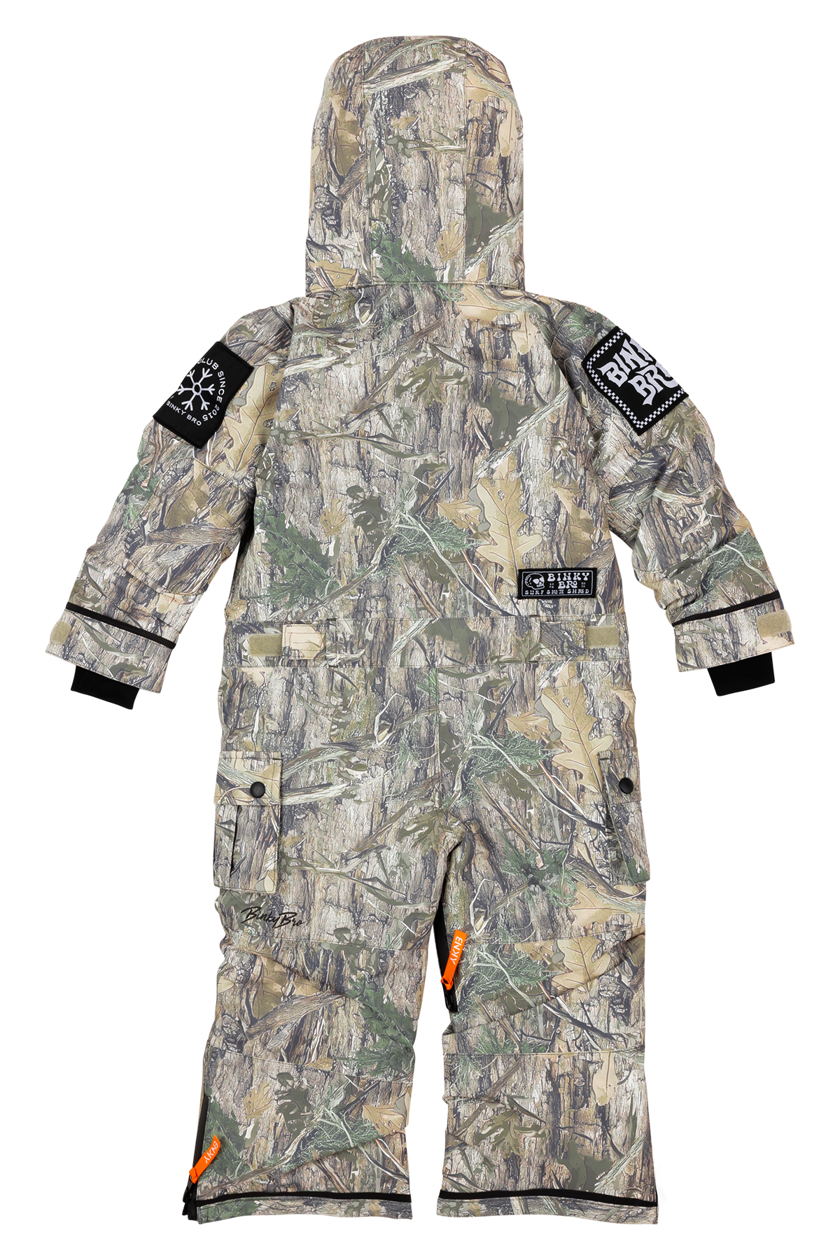 Stylish camo snowsuit for kids featuring a hood, multiple pockets, and a comfortable fit for outdoor adventures.