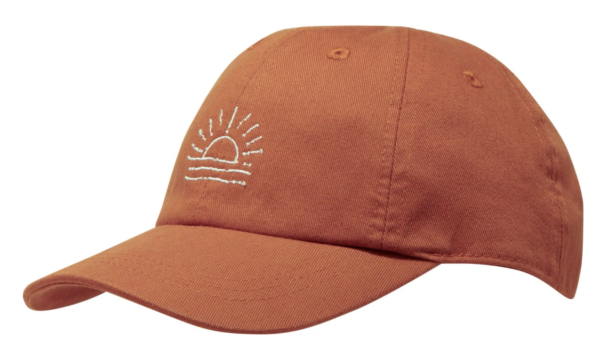 Rust-colored cap featuring a sun and waves embroidered design, perfect for kids embracing a surf-snow-skate lifestyle.