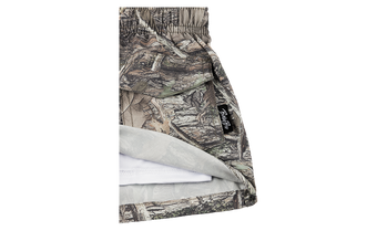 Stylish camo shorts featuring a soft inner lining, perfect for active infants and toddlers. Ideal for outdoor adventures.